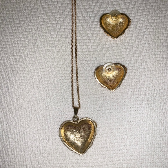 Faux gold heart charm necklace and earrings - Picture 6 of 6